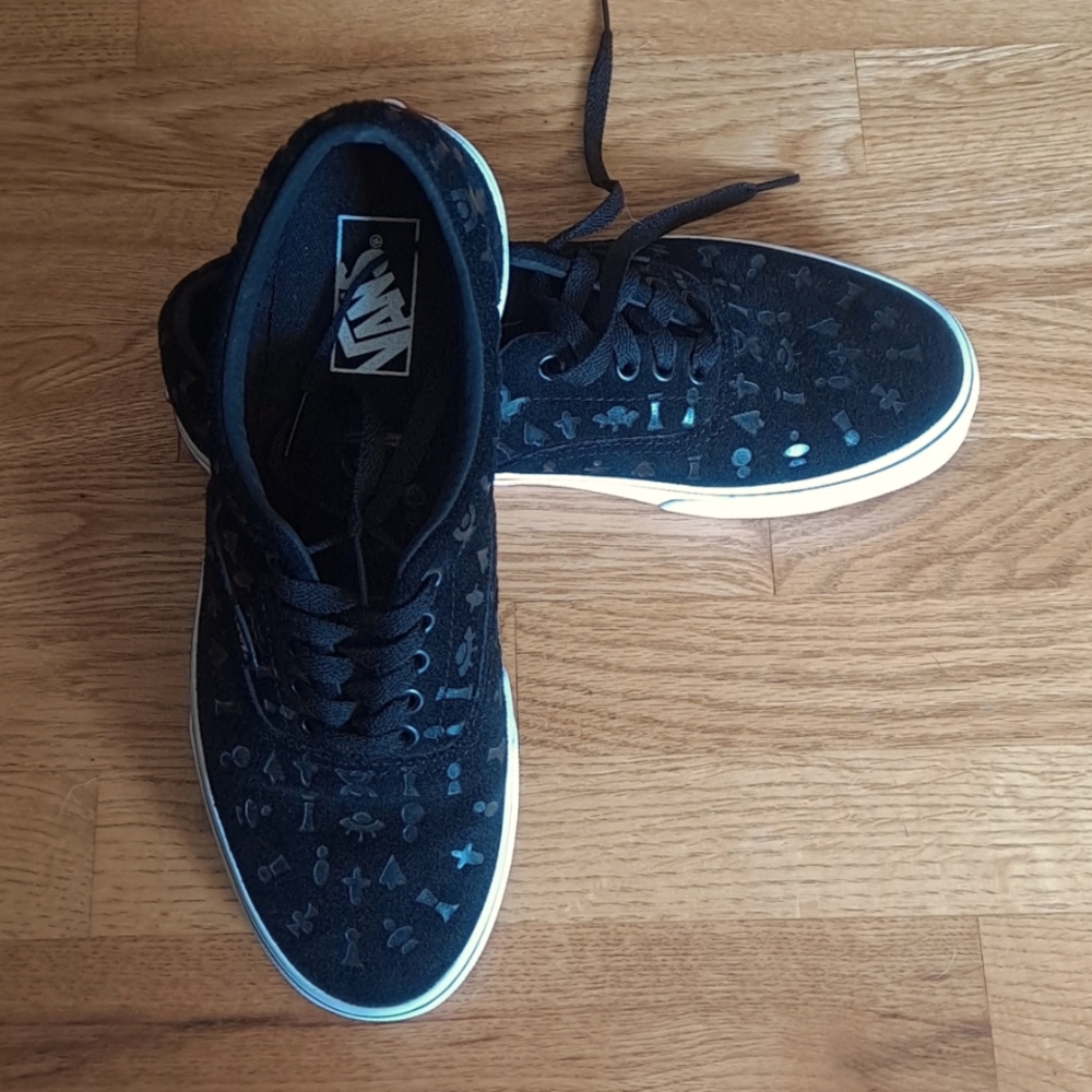 Vans. Black With Embossed Pattern. - image 1